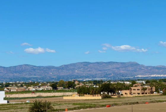 Resale - Apartment - Daya Nueva