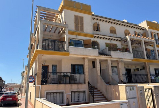 Resale - Apartment - Daya Nueva