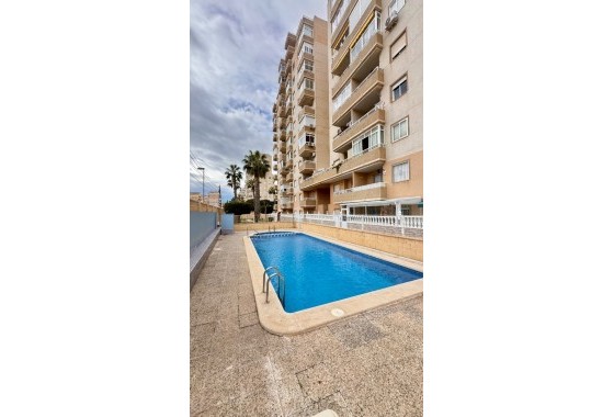 Revente - Appartement - Torrevieja - Nueva Torrevieja