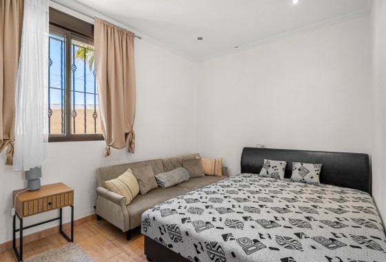 Revente - Finca - Crevillente