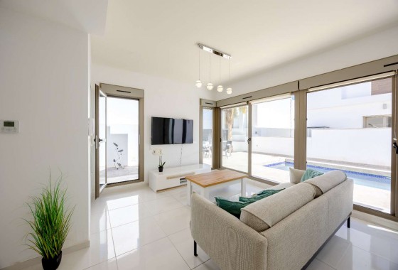 Revente - Villa - Orihuela Costa