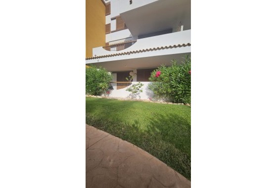 Resale - Apartment - Punta Prima - La Entrada