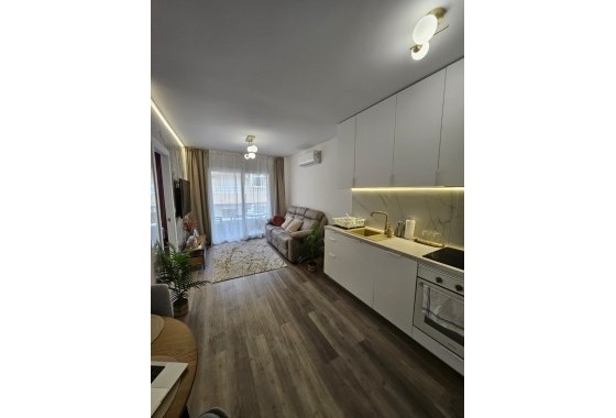 Resale - Apartment - Torrevieja - Torrevieja Centro