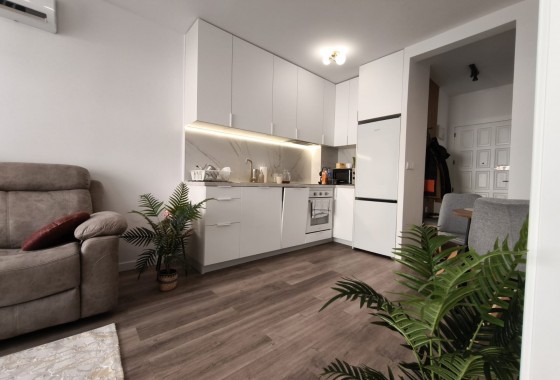 Resale - Apartment - Torrevieja - Torrevieja Centro