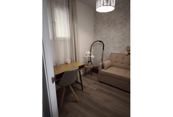 Resale - Apartment - Torrevieja - Torrevieja Centro