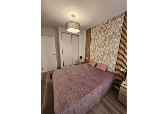 Resale - Apartment - Torrevieja - Torrevieja Centro