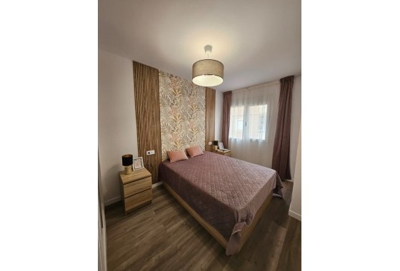 Resale - Apartment - Torrevieja - Torrevieja Centro