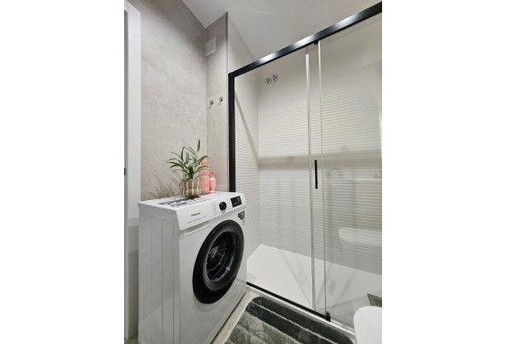 Resale - Apartment - Torrevieja - Torrevieja Centro