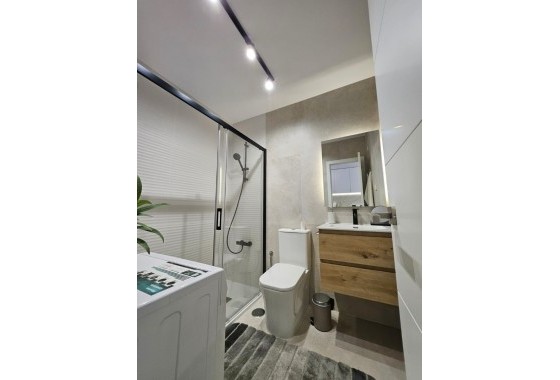 Resale - Apartment - Torrevieja - Torrevieja Centro