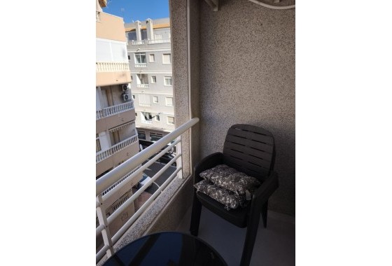 Resale - Apartment - Torrevieja - Torrevieja Centro