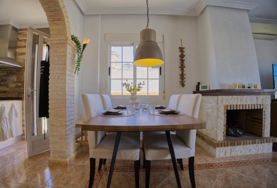 Segunda Mano - Chalet - Torrevieja