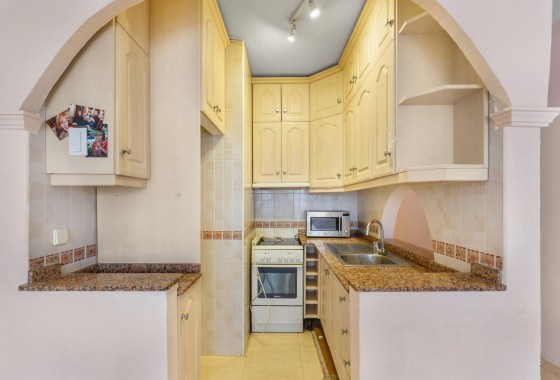 Resale - Apartment - Torrevieja - Centro - Muelle Pesquero