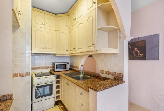 Resale - Apartment - Torrevieja - Centro - Muelle Pesquero