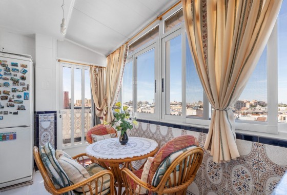 Resale - Apartment - Torrevieja - Playa del cura