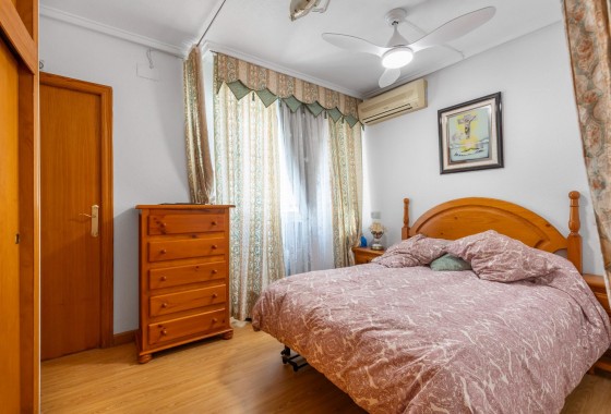 Resale - Apartment - Torrevieja - Playa del cura