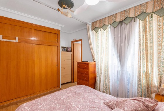 Resale - Apartment - Torrevieja - Playa del cura