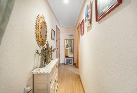 Resale - Apartment - Torrevieja - Playa del cura