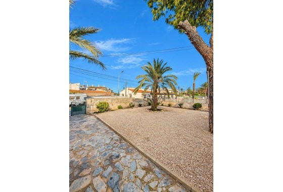 Revente - Villa - Torrevieja - Aguas nuevas 1
