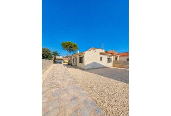 Revente - Villa - Torrevieja - Aguas nuevas 1