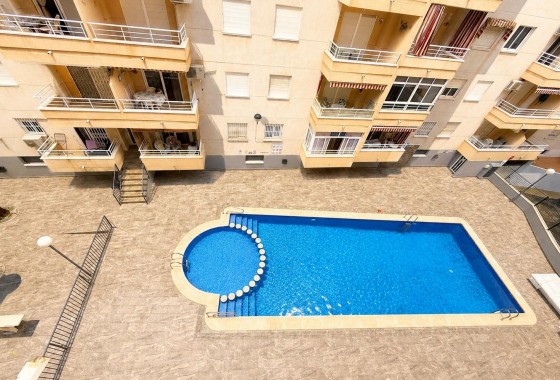 Resale - Apartment - Torrevieja - Estacion de autobuses