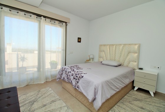 Resale - Detached Villa - Villamartin
