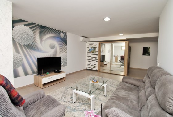 Resale - Detached Villa - Villamartin