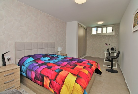 Resale - Detached Villa - Villamartin