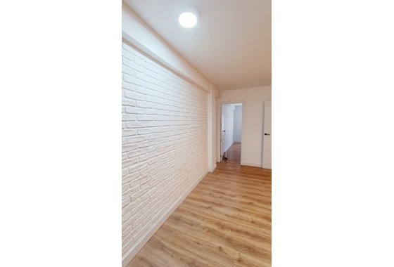 Resale - Apartment - Torrevieja - Centro