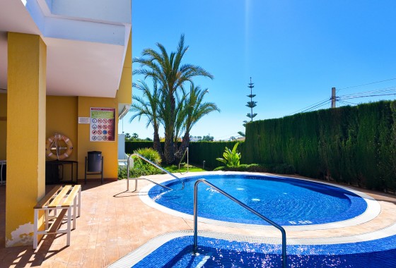 Resale - Apartment - Orihuela Costa - Villamartín