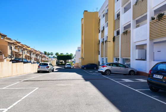 Resale - Apartment - Orihuela Costa - Villamartín