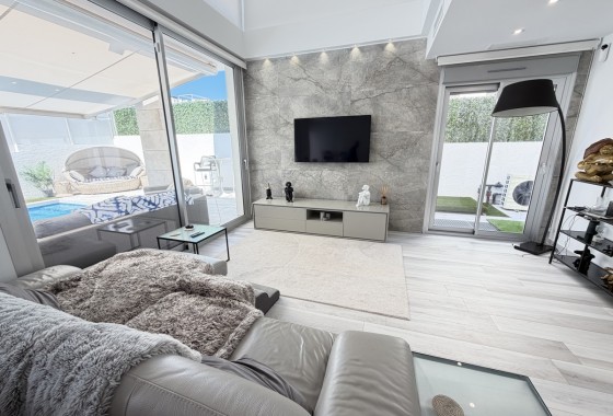 Revente - Villa - Orihuela Costa - Lomas de Cabo Roig