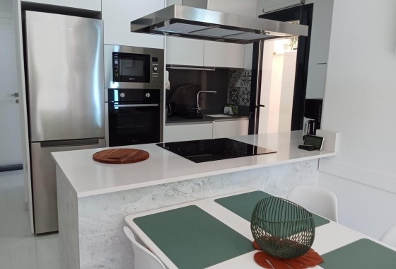 Segunda Mano - Apartamento - Torrevieja - Estacion de autobuses