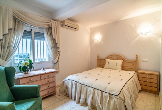 Revente - Villa - Orihuela Costa - Orihuela