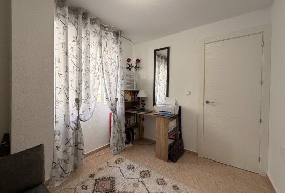 Segunda Mano - Apartamento - Torrevieja - Urb. Calas Blancas III
