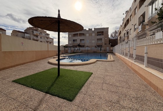 Segunda Mano - Apartamento - Torrevieja - Urb. Calas Blancas III
