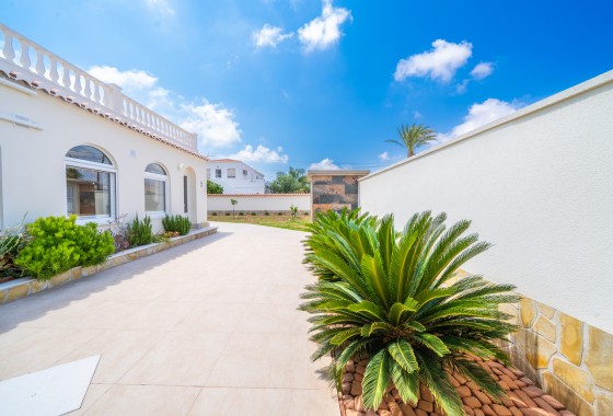 Resale - Detached Villa - Torrevieja - Costa Blanca