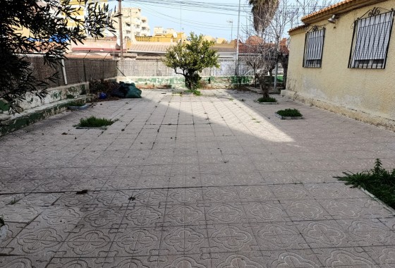 Resale - Finca - Torrevieja - Nueva Torrevieja
