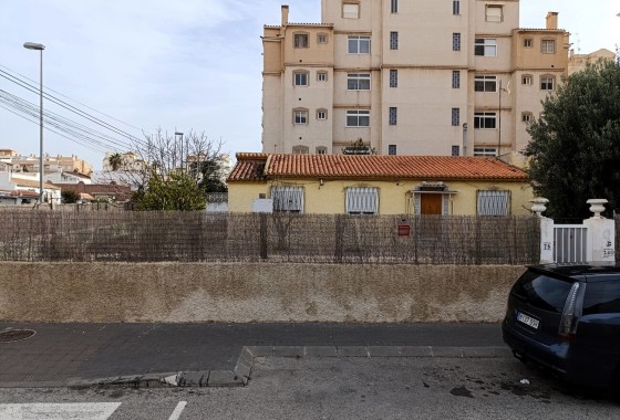 Resale - Finca - Torrevieja - Nueva Torrevieja