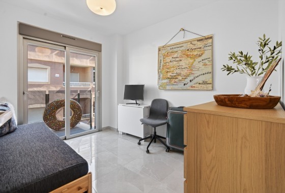 Resale - Apartment - Torrevieja - Playa Los Locos
