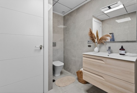 Resale - Apartment - Torrevieja - Playa Los Locos
