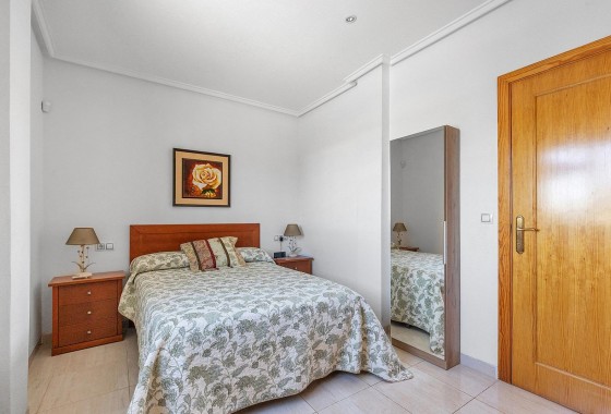 Resale - Apartment - Torrevieja - Estacion de autobuses