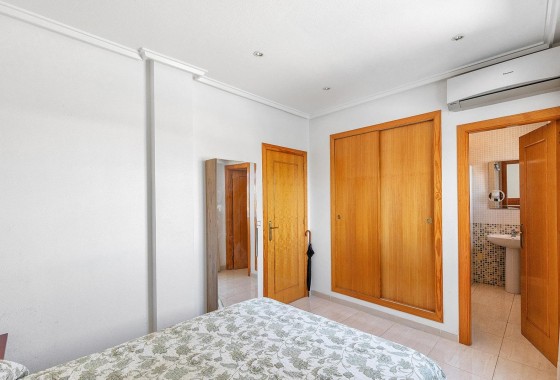 Resale - Apartment - Torrevieja - Estacion de autobuses