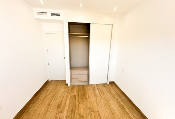Resale - Apartment - Los Balcones - Torrevieja