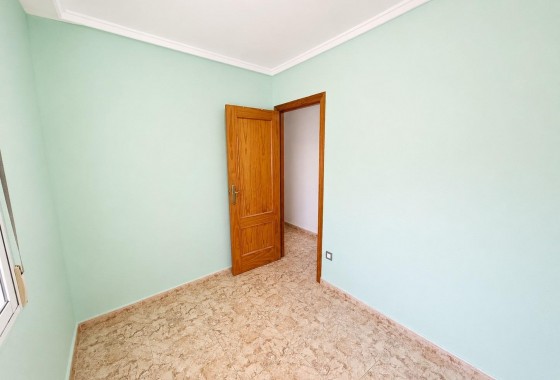Resale - Apartment - Torrevieja - Estacion de autobuses