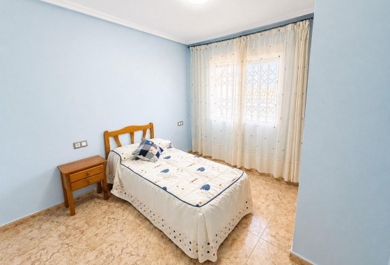 Resale - Apartment - Torrevieja - Estacion de autobuses