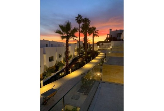 Resale - Link-Detached Villa - Torreblanca