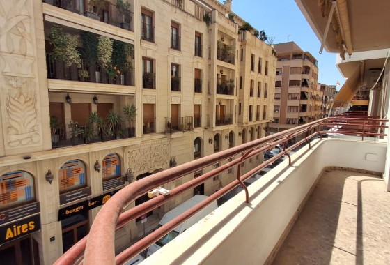 Resale - Apartment - Orihuela Costa - Zona Centro
