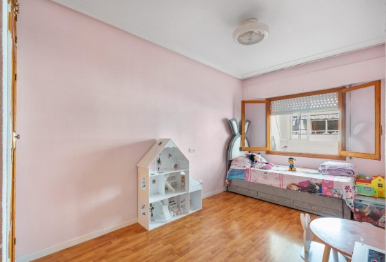 Resale - Apartment - Torrevieja - Playa del cura