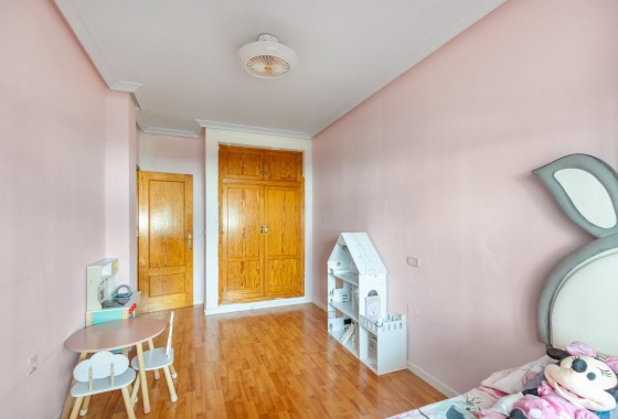 Resale - Apartment - Torrevieja - Playa del cura
