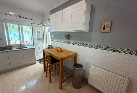 Revente - Villa - Los Montesinos - La herrada